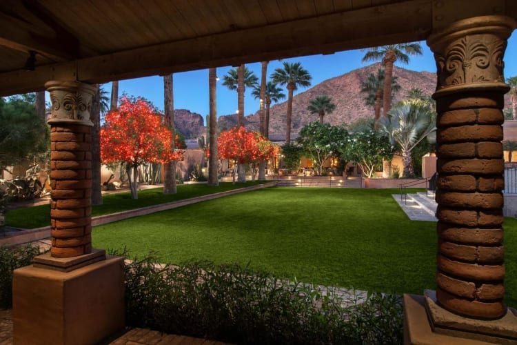 Vernadero lawn